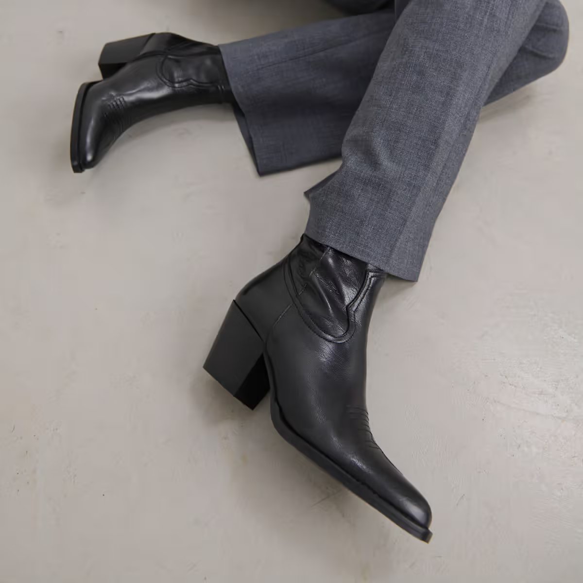 Jonak Djamena Boots