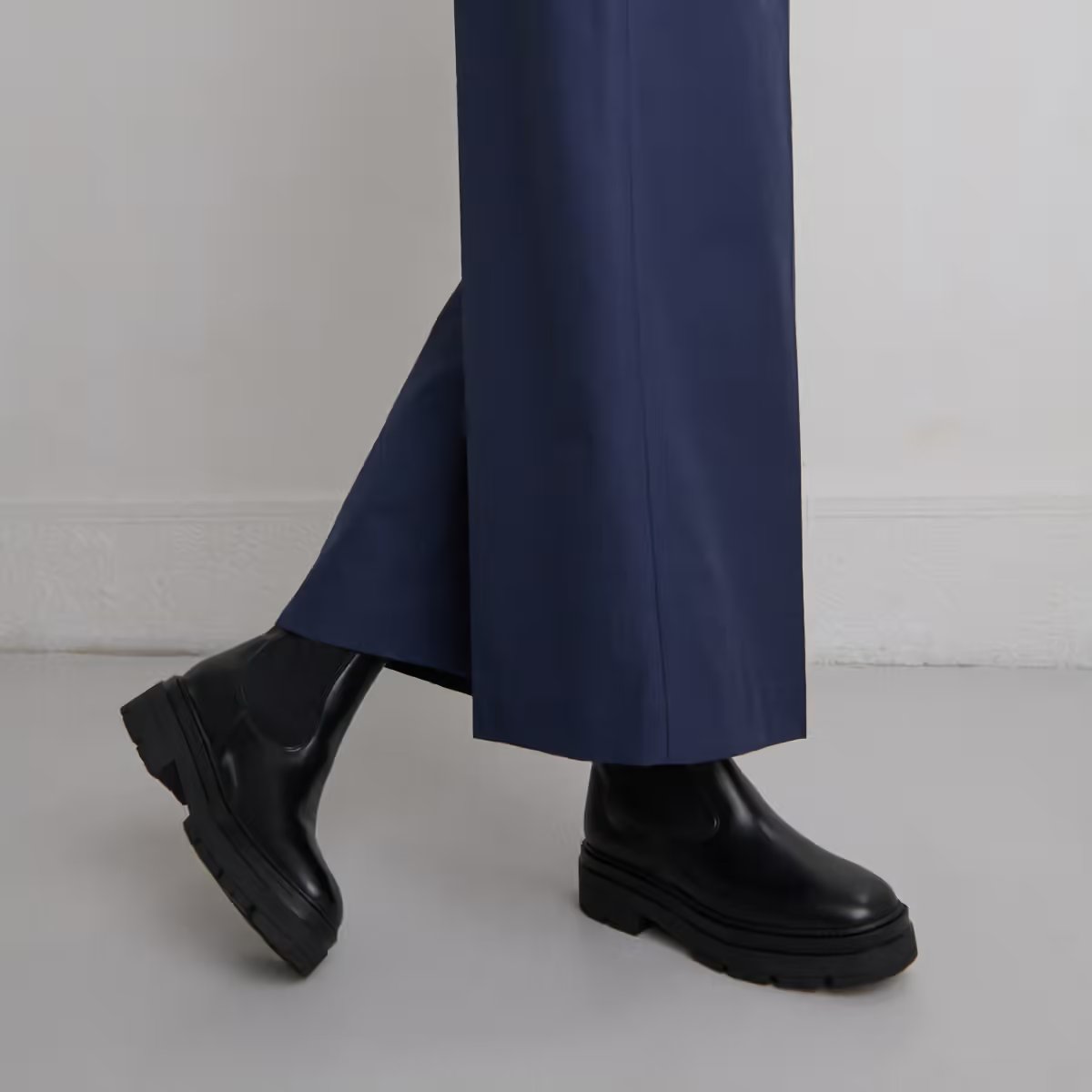 6001608-26-1 Jonak Picus Lowboots