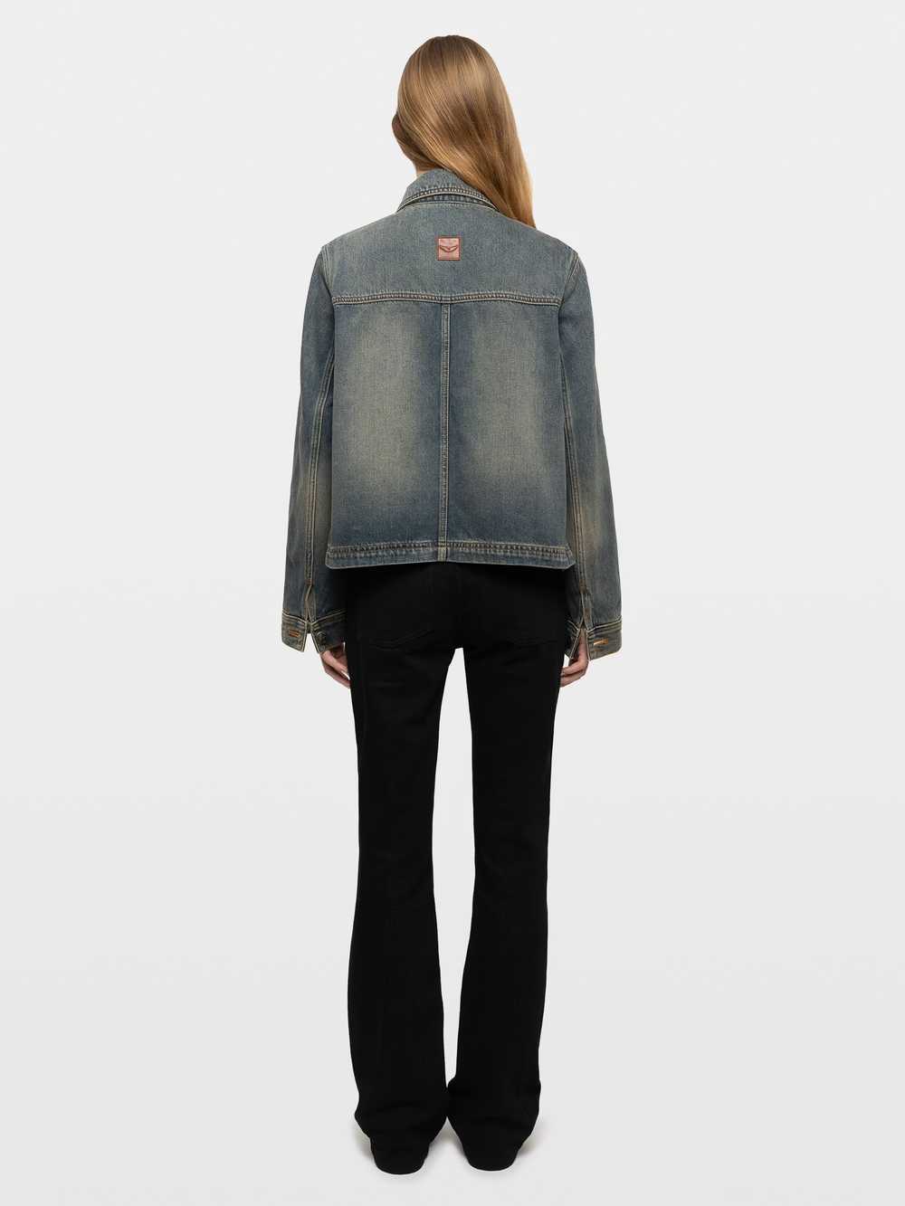 wwow01762_medium_blue_back.jpg