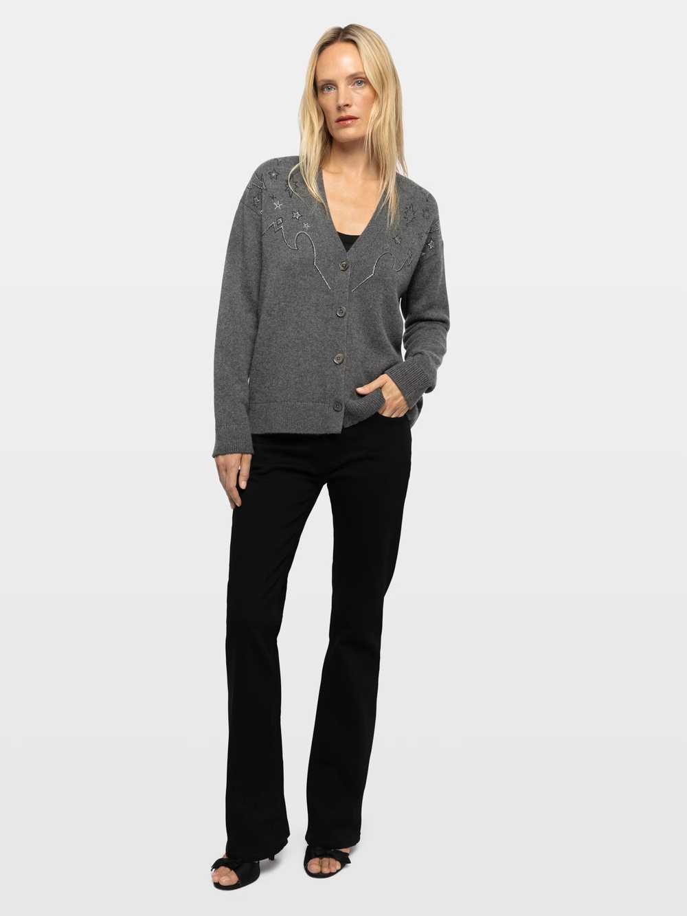 kwsw03074_anthracite_shooting_6a6afed20e601.jpg Zadig & Voltaire Mirkaz Cashmere Cardigan, Anthracite.